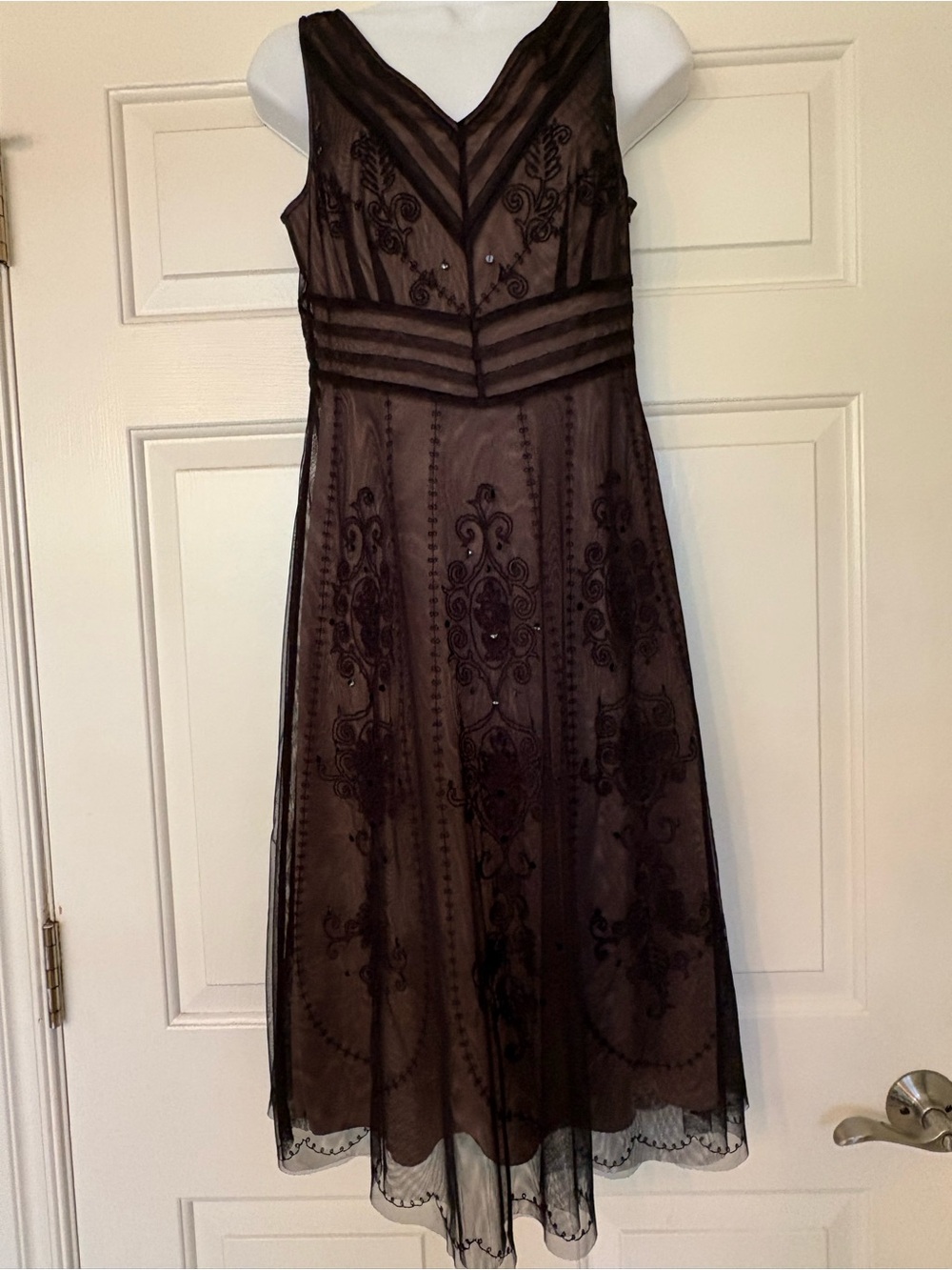 Ann Taylor LOFT Elegant Black Embroidered V-Neck Dress, Size 4